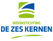 Logo van Woonstichting De Zes Kernen met gestileerd groen-blauw landschap en blauwe tekst.